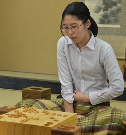 里見香奈 第45期女流名人戦で勝利 10連覇達成 自由に気ままに